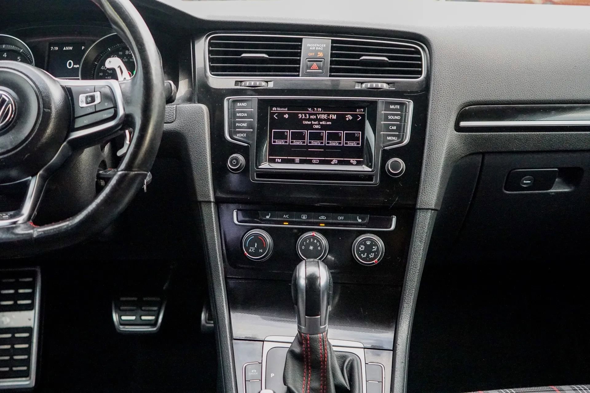 Used 2015 Volkswagen Golf 4-Door image 37