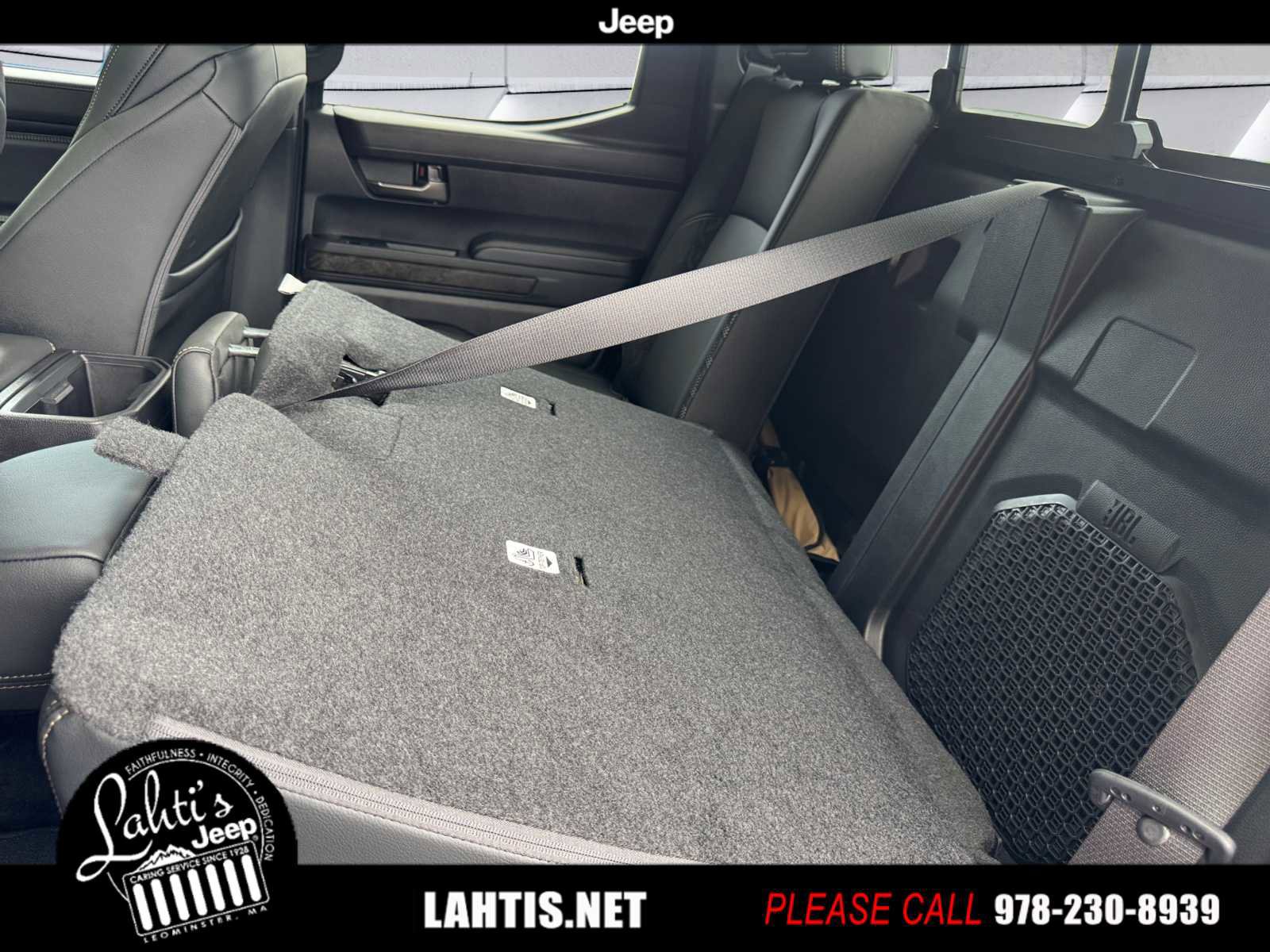 Used 2025 Toyota Tacoma Limited image 16