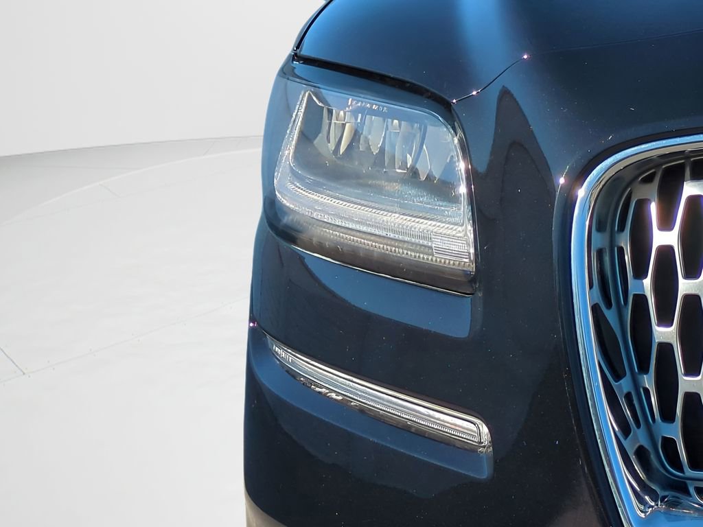 Used 2022 Lincoln Nautilus Reserve image 10
