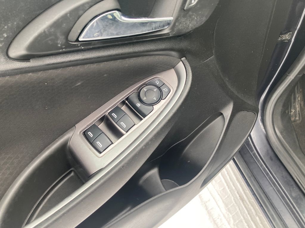 Used 2022 Chevrolet Malibu LS image 14