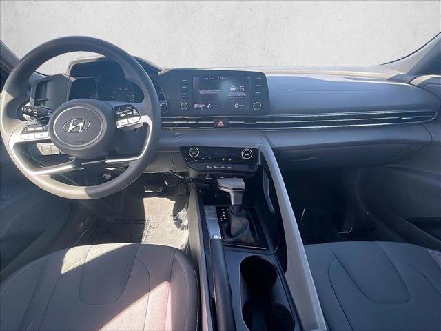 Used 2022 Hyundai Elantra SEL FWD image 13