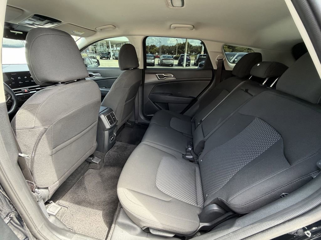 Certified 2026 Kia Sportage LX FWD image 12