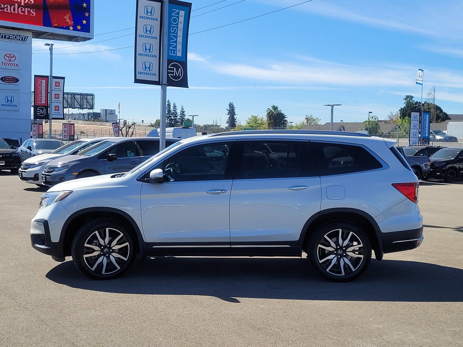 Used 2021 Honda Pilot Touring image 8