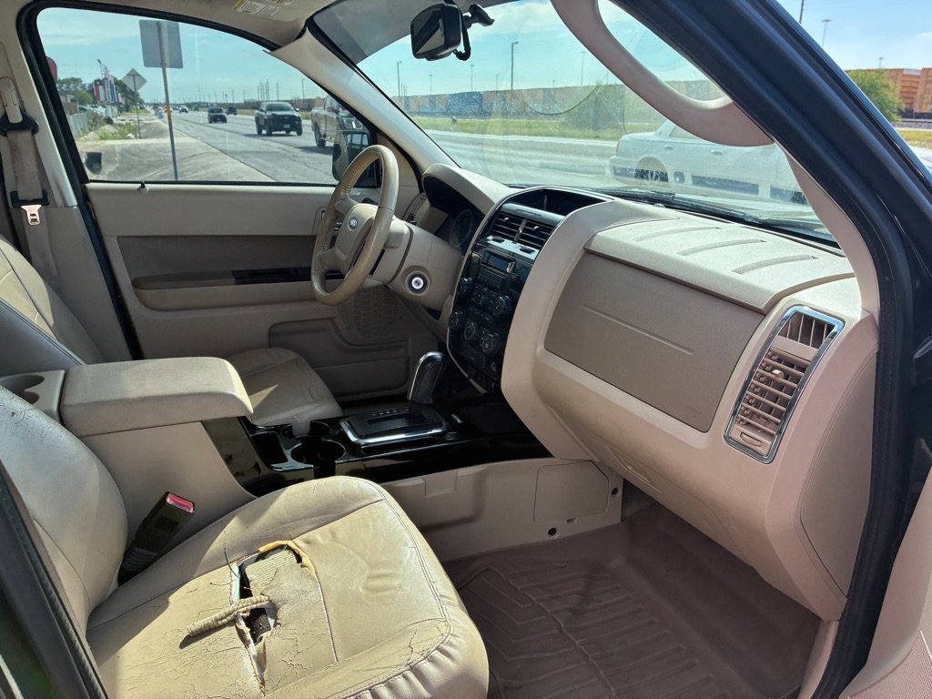 Used 2011 Ford Escape Limited w/ 302A Rapid Spec Order Code FWD image 27