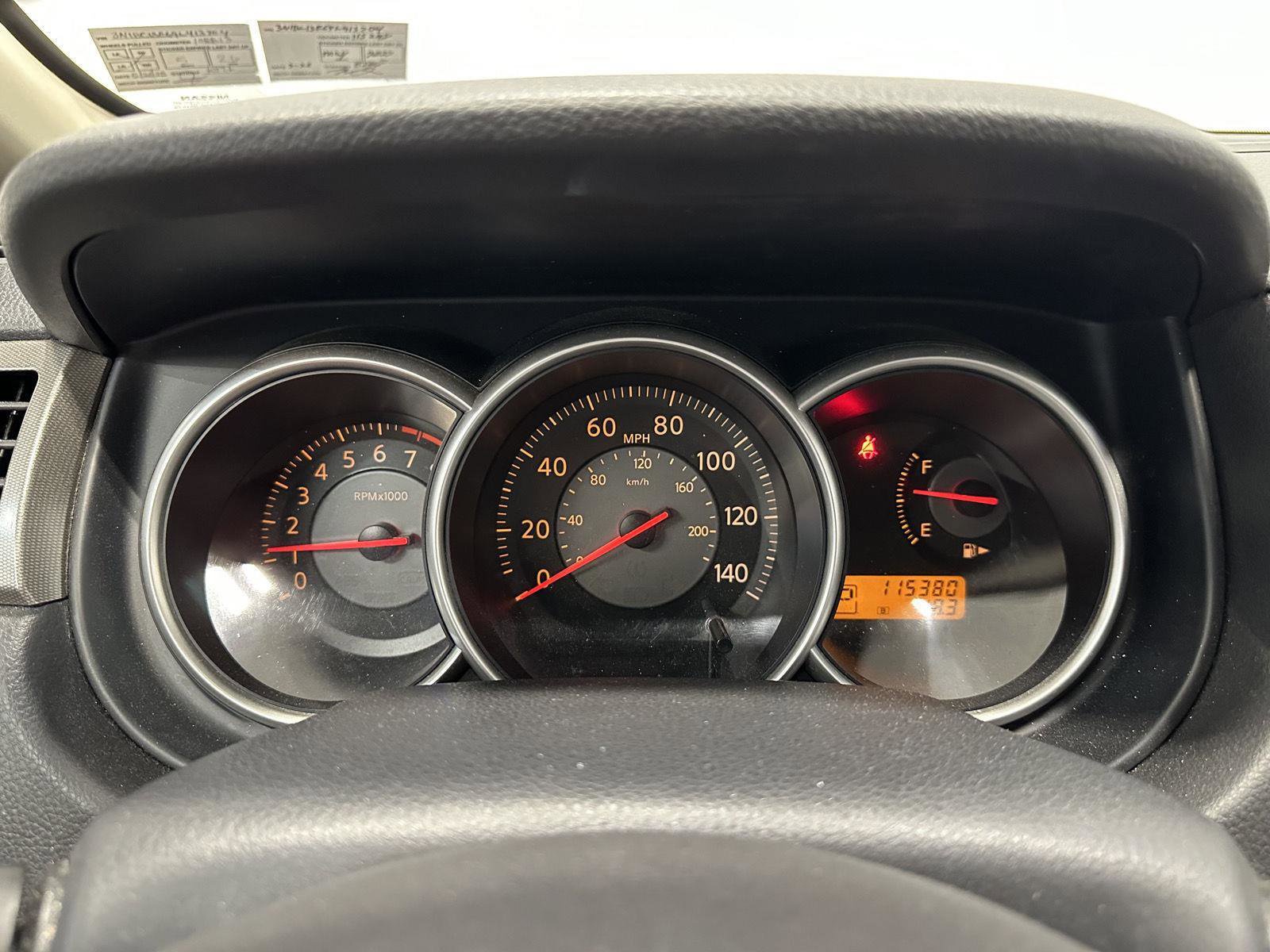 Used 2009 Nissan Versa Hatchback w/ Convenience Pkg FWD image 18