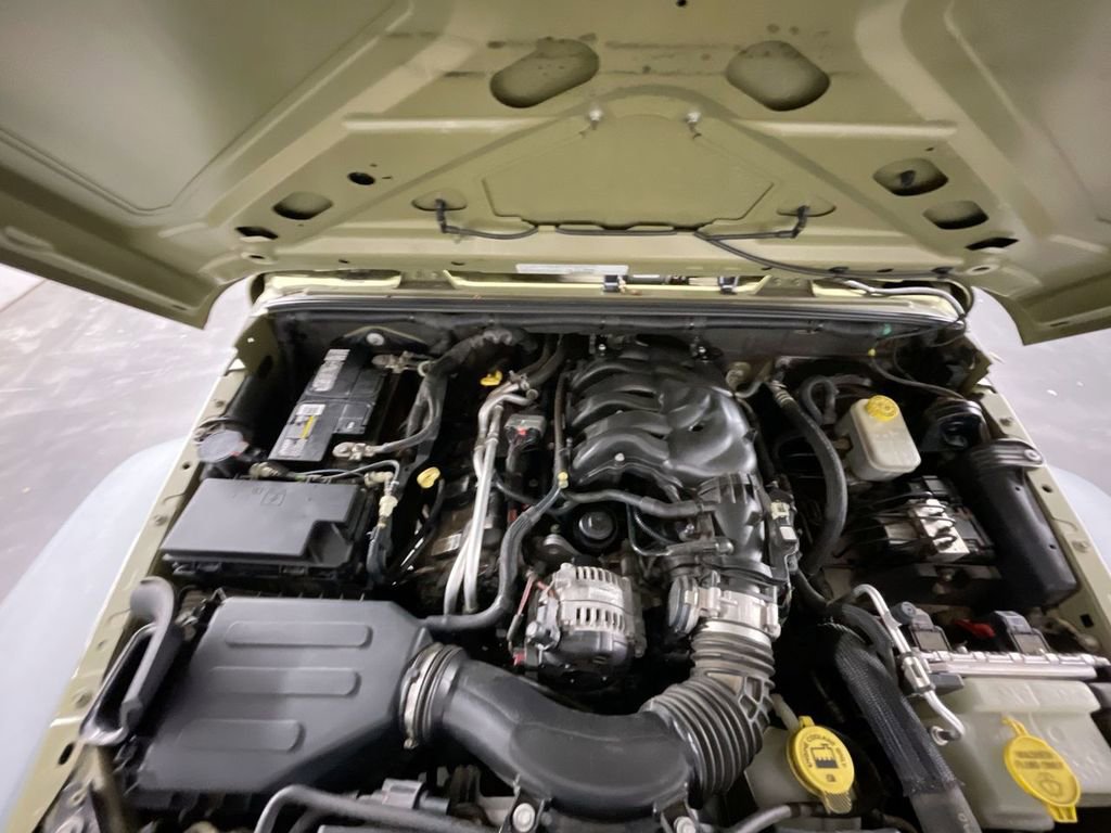 Used 2013 Jeep Wrangler Unlimited Sport image 25