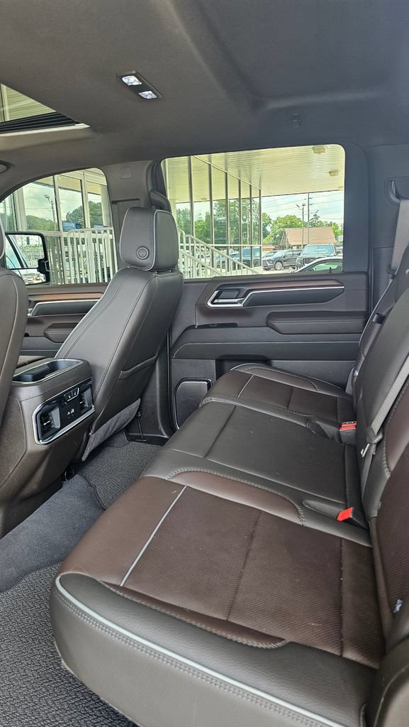 Used 2024 GMC Sierra 2500 Denali AWD/4WD image 7