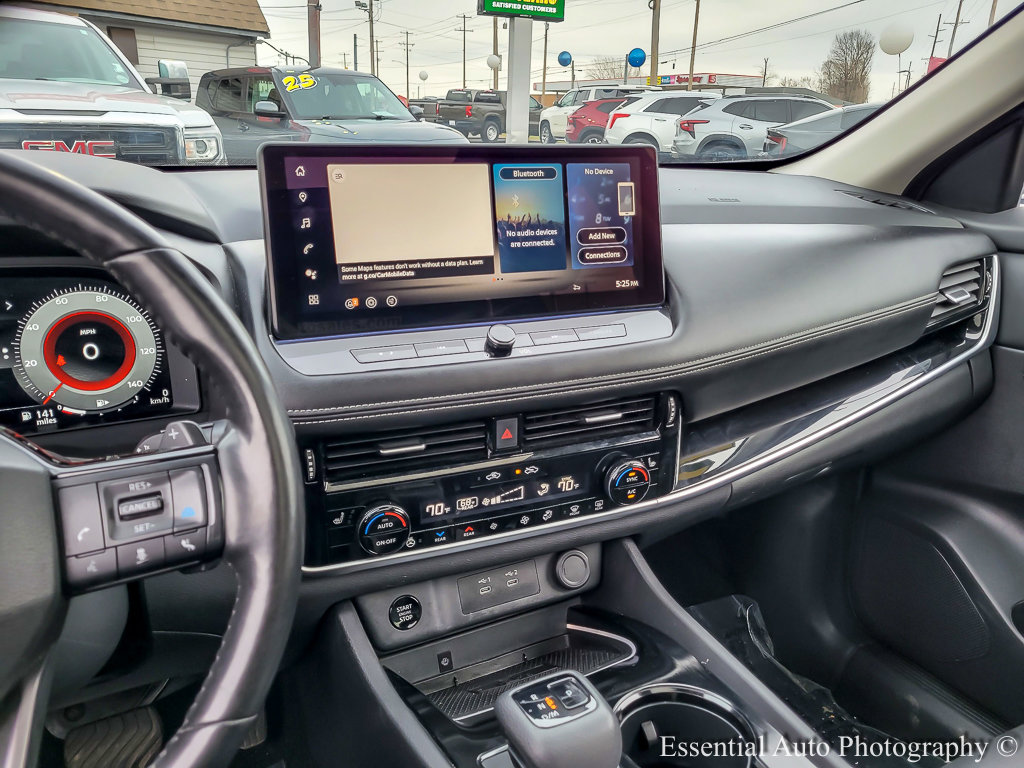 Used 2025 Nissan Rogue SL w/ Tech Package image 24