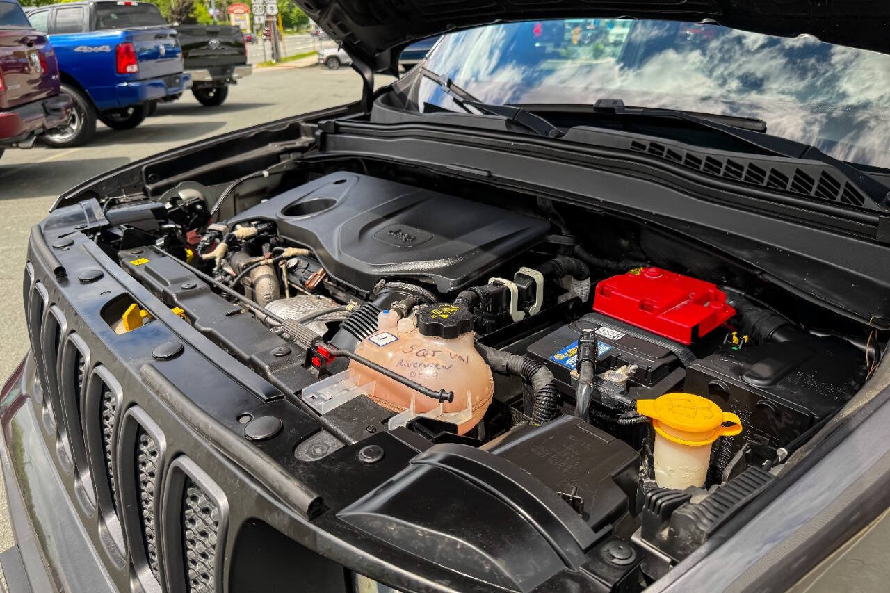 Used 2019 Jeep Renegade Trailhawk w/ UConnect 8.4 Nav Group AWD/4WD image 34