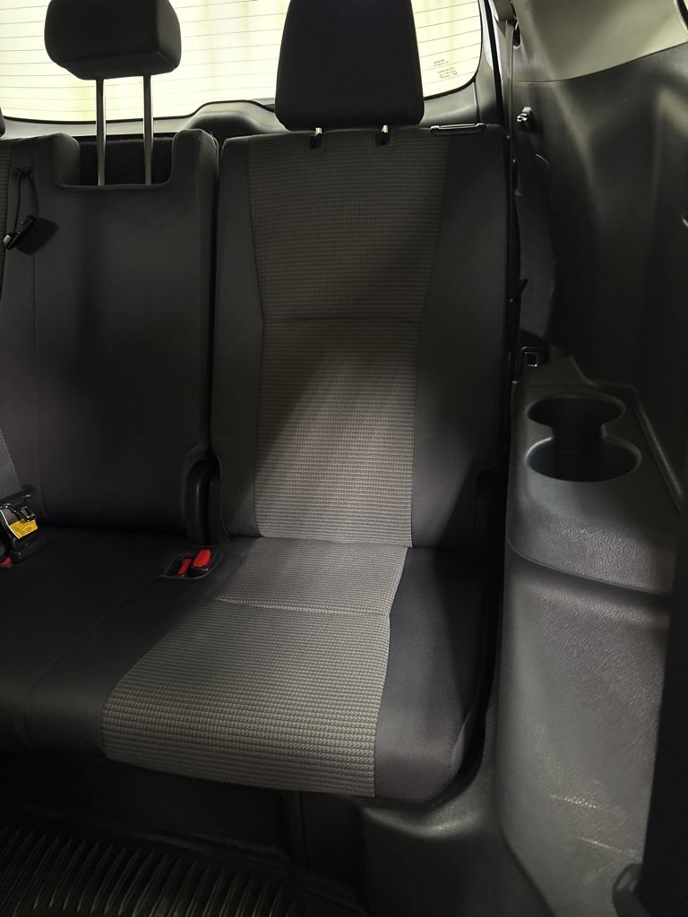 Used 2023 Toyota Highlander L image 26