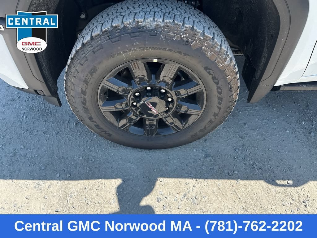 New 2026 GMC Sierra 2500 AT4 w/ AT4 Preferred Package AWD/4WD image 10