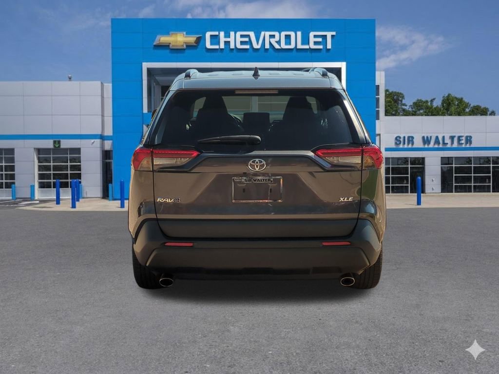 Used 2021 Toyota RAV4 XLE image 5