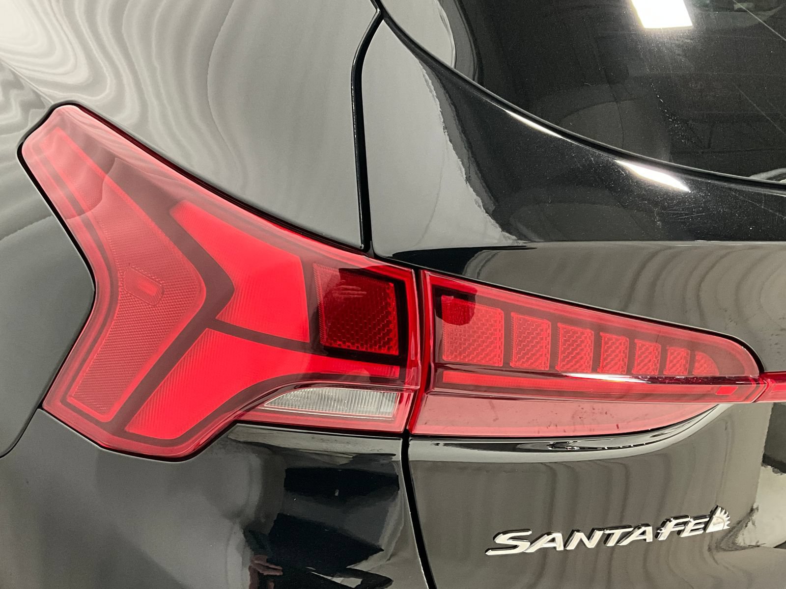 Used 2023 Hyundai Santa Fe Limited AWD/4WD image 25