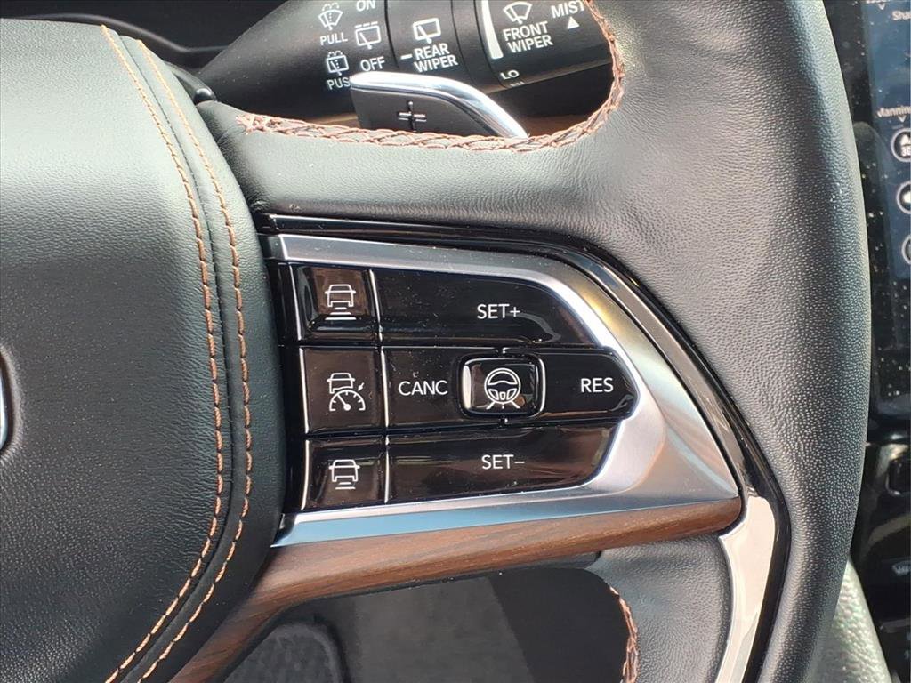 Used 2023 Jeep Grand Cherokee Summit w/ Advanced Protech Group IV image 31