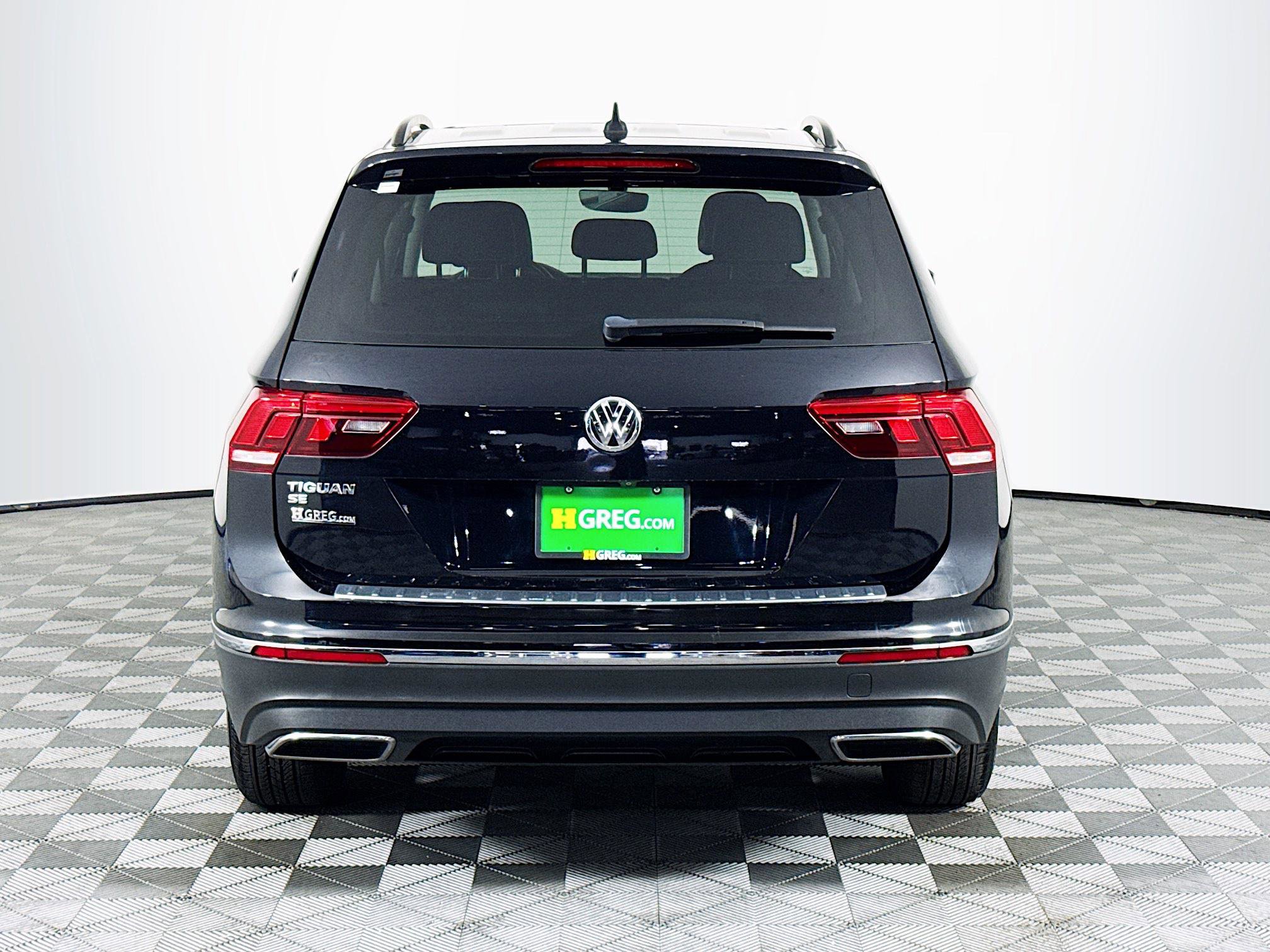 Used 2021 Volkswagen Tiguan SE w/ Panoramic Sunroof Package FWD image 8