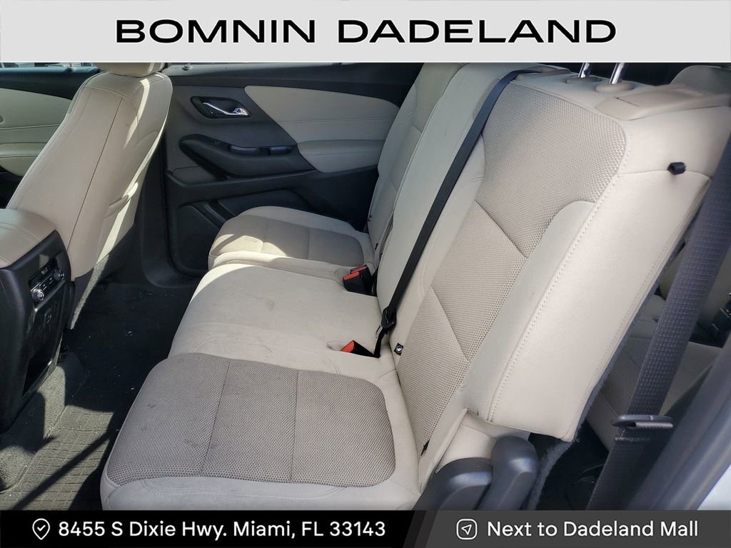 Used 2022 Chevrolet Traverse LS image 11