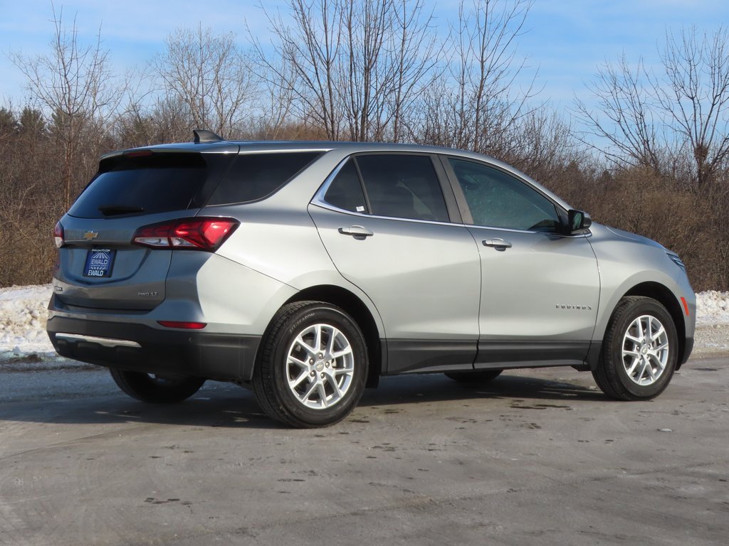 Used 2023 Chevrolet Equinox LT w/ Driver Convenience Package image 3