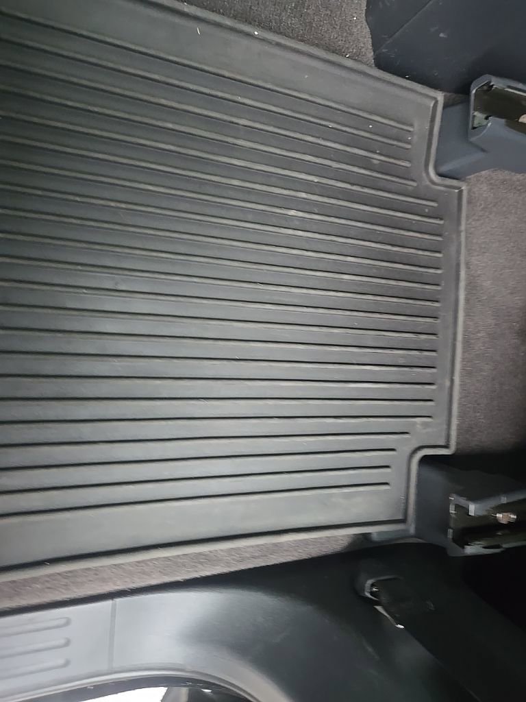 Used 2021 Nissan Titan SV w/ SV Convenience Package image 29