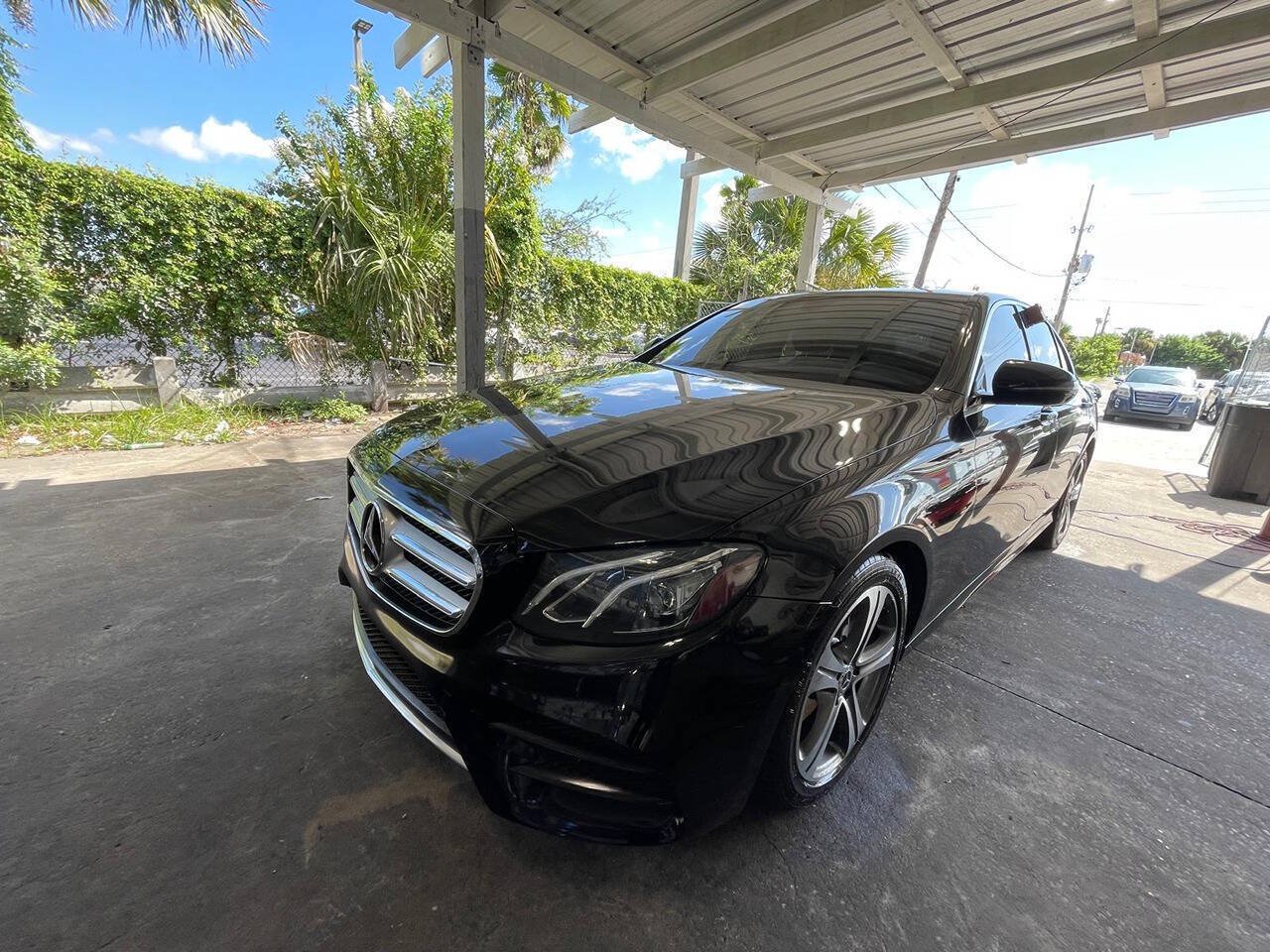 Used 2019 Mercedes-Benz E 300 image 2