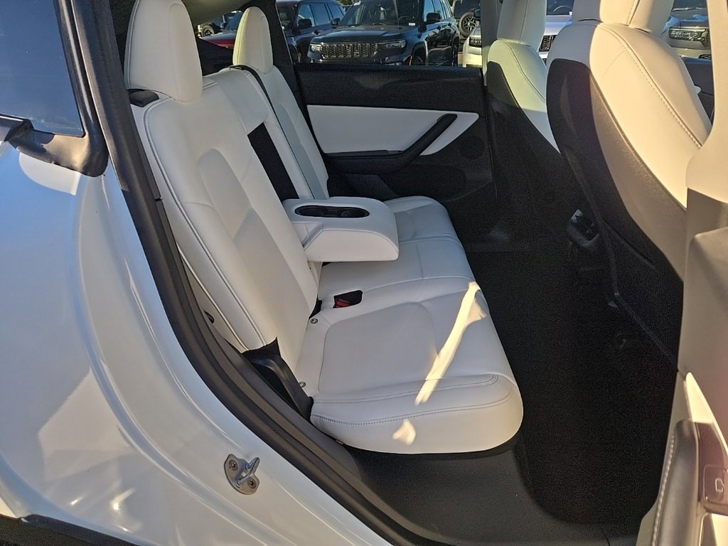 Used 2020 Tesla Model Y Long Range image 24