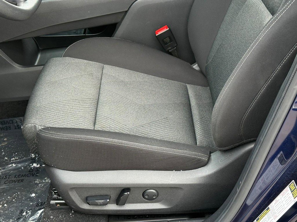 Used 2024 Nissan Rogue SV image 19