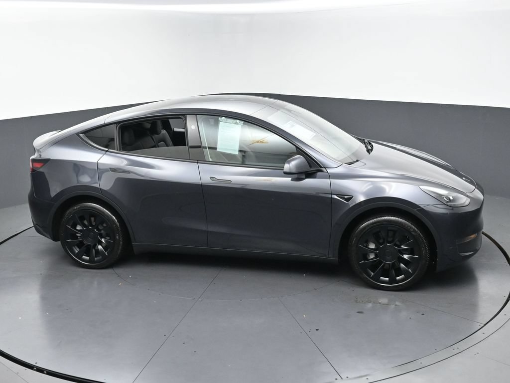 Used 2024 Tesla Model Y 2WD image 2