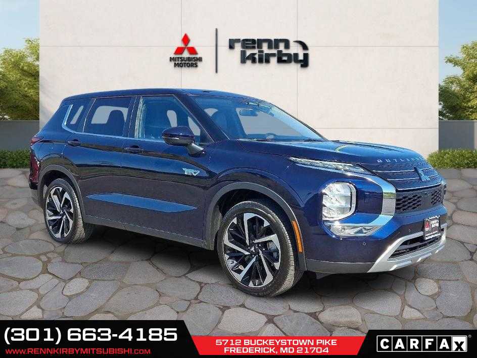 Used 2024 Mitsubishi Outlander SE image 1