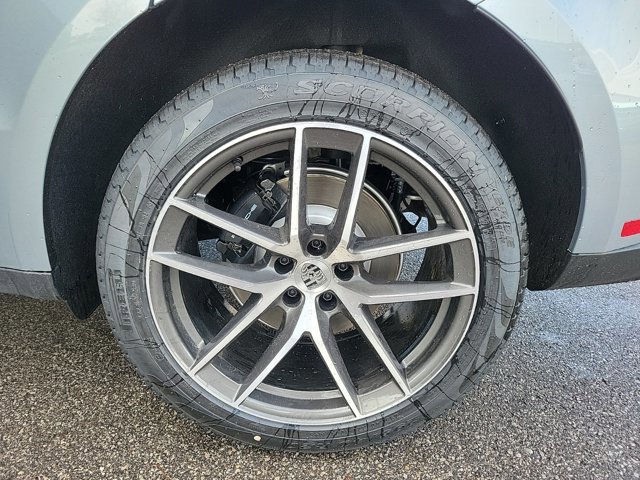 Used 2025 Porsche Macan image 13