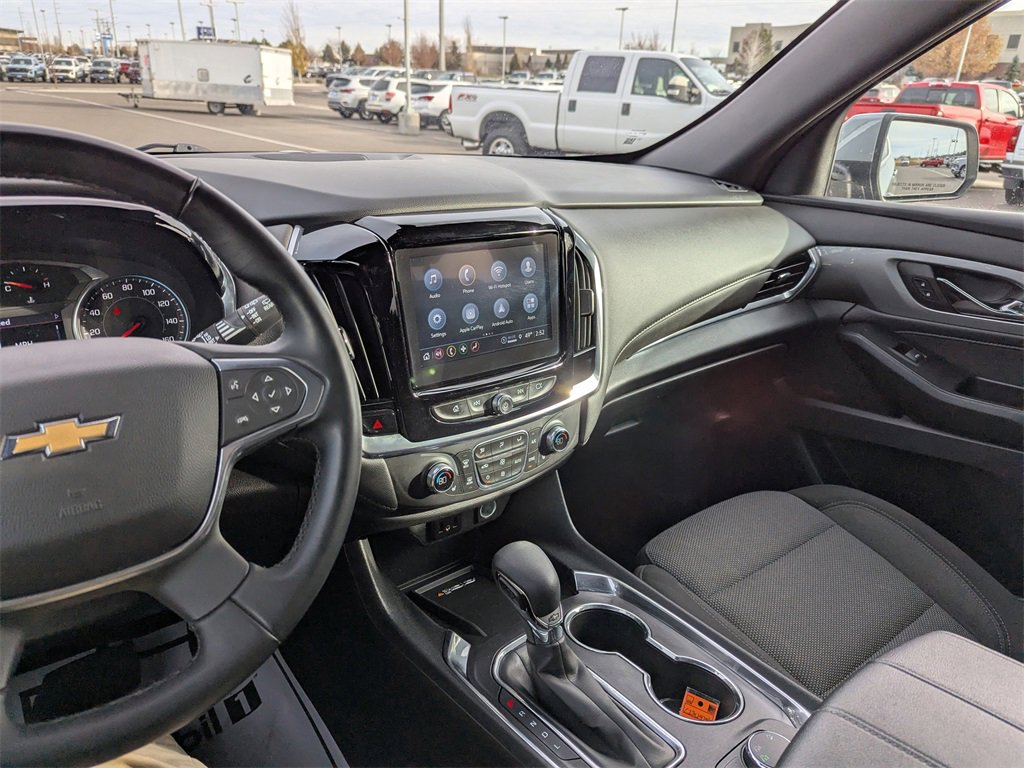 Used 2023 Chevrolet Traverse LT w/ Rear Camera Mirror Package image 20