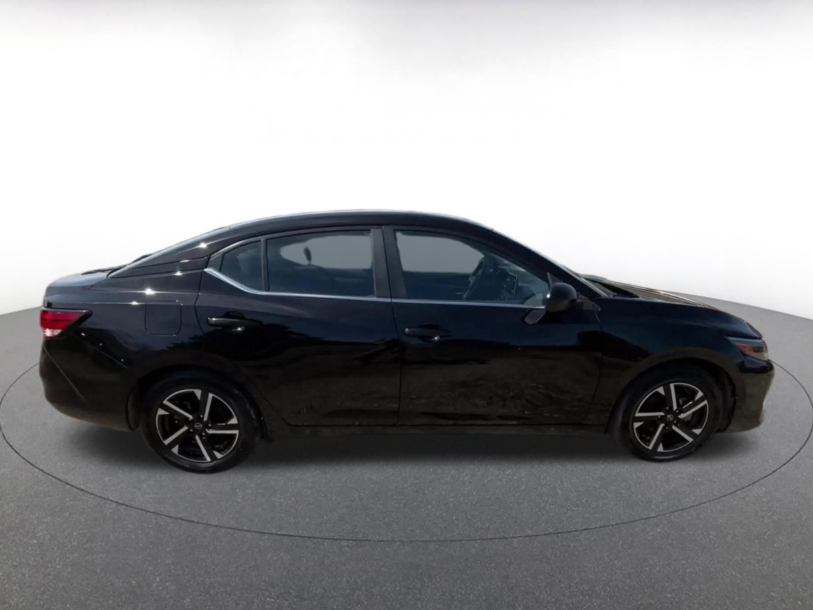 Used 2025 Nissan Sentra SV image 16
