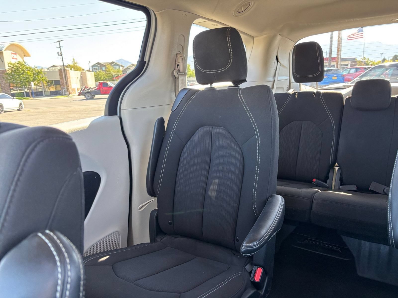 Used 2024 Chrysler Voyager LX FWD image 41