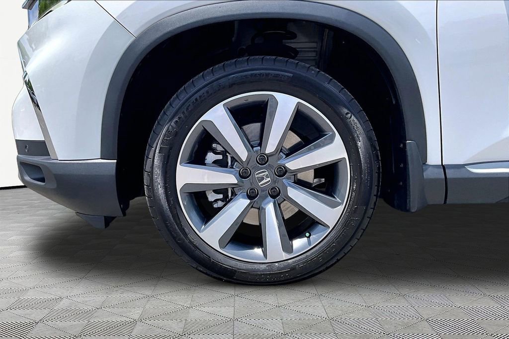 Used 2025 Honda Pilot Touring image 25