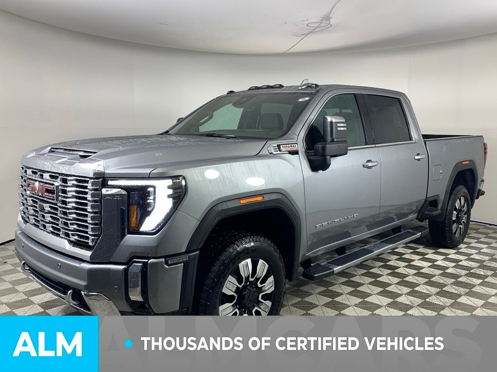 Used 2025 GMC Sierra 3500 Denali image 4