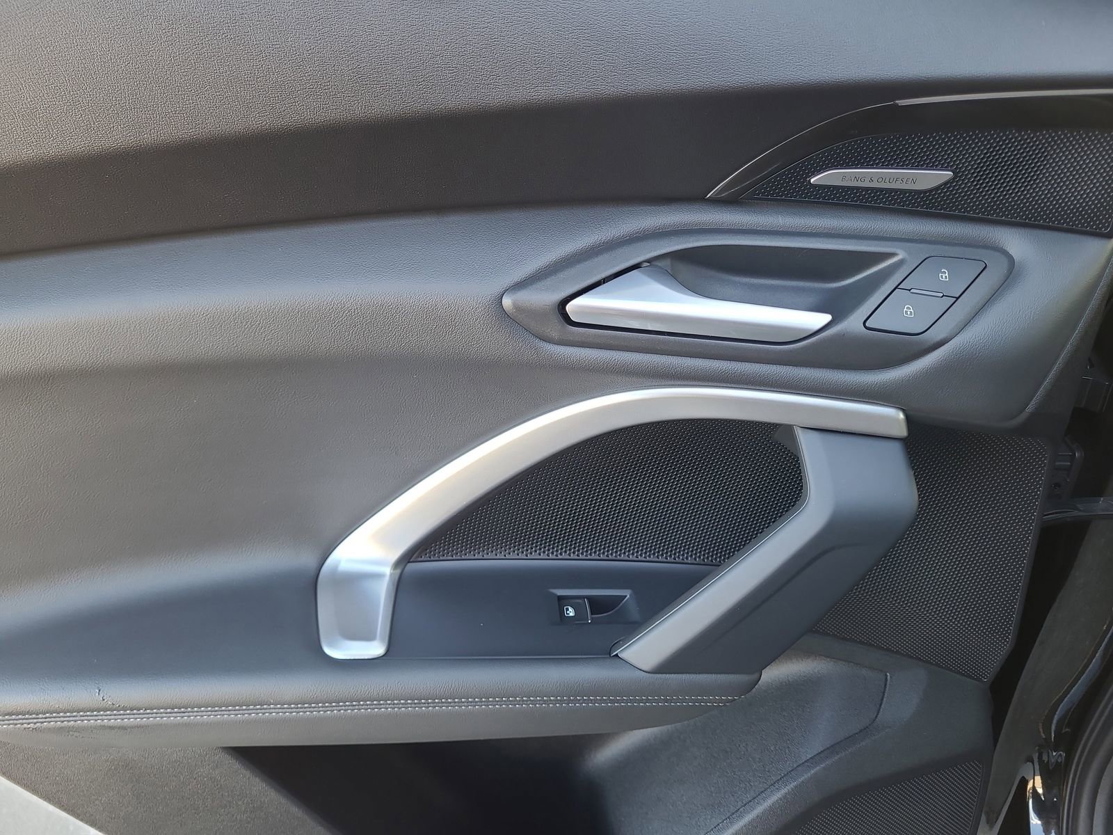 Used 2025 Audi Q5 Premium Plus w/ Premium Plus image 16