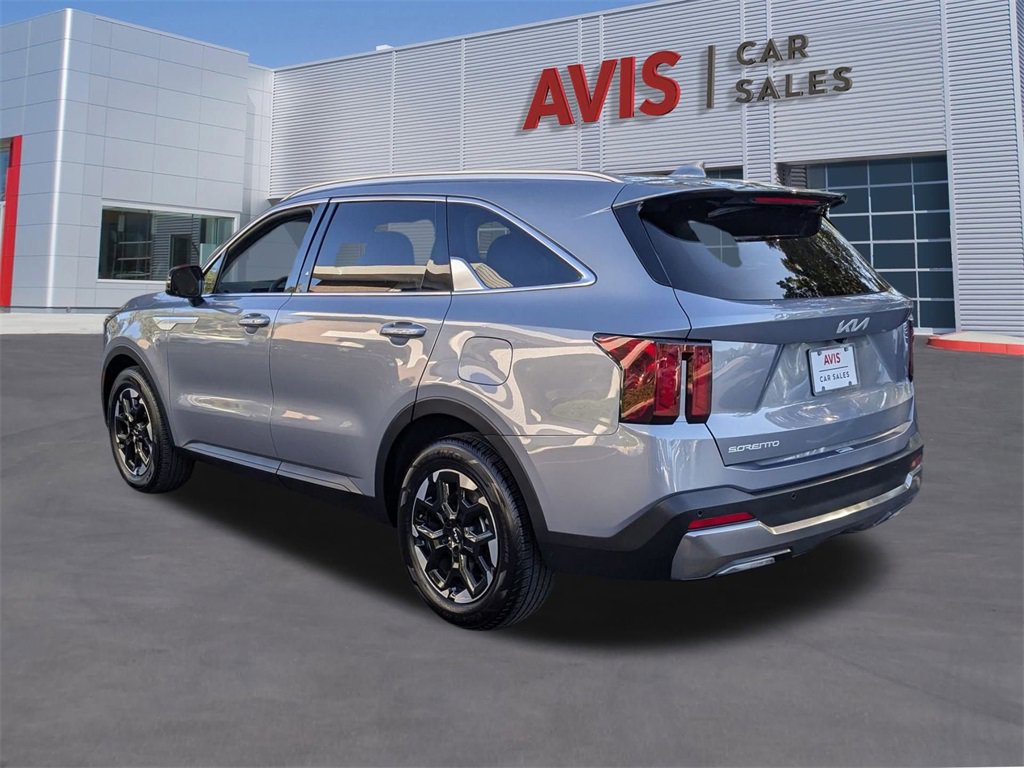 Used 2024 Kia Sorento S image 10