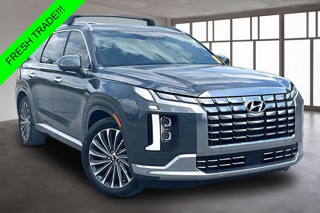 Used 2024 Hyundai Palisade Calligraphy FWD image 3