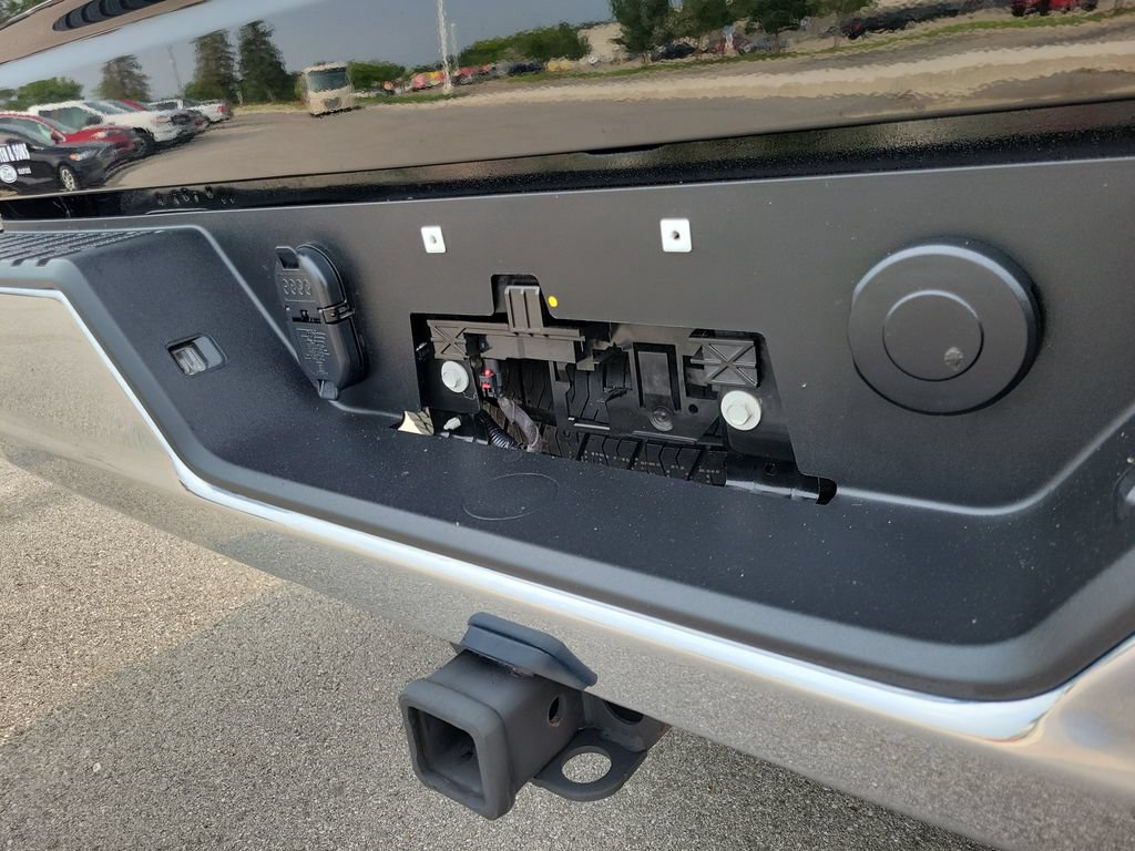 Used 2022 Chevrolet Silverado 1500 LT AWD/4WD image 9