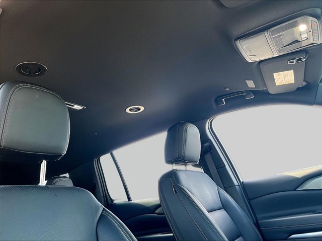 Used 2026 Chevrolet Traverse LT FWD image 17