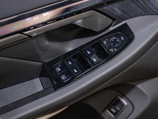 Used 2026 BMW 530i xDrive w/ Premium Package image 14