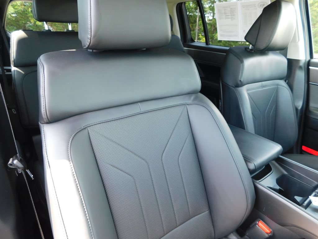 Used 2024 Hyundai Santa Fe SEL FWD image 20