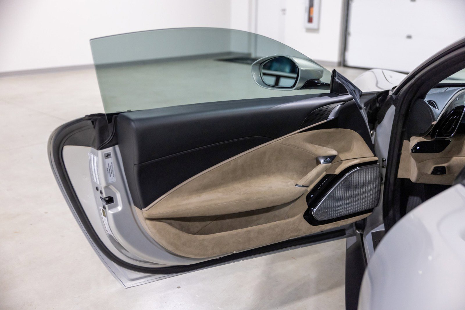 Used 2024 Ferrari Roma image 30