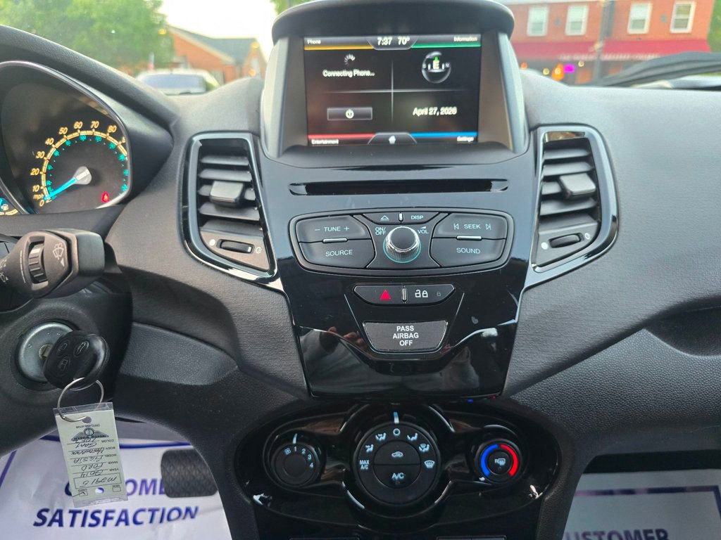Used 2014 Ford Fiesta SE w/ Equipment Group 201A FWD image 14