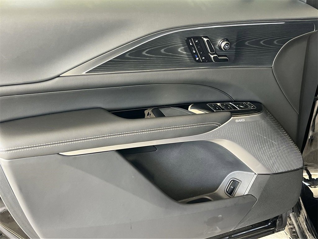 New 2026 Cadillac Lyriq V image 10