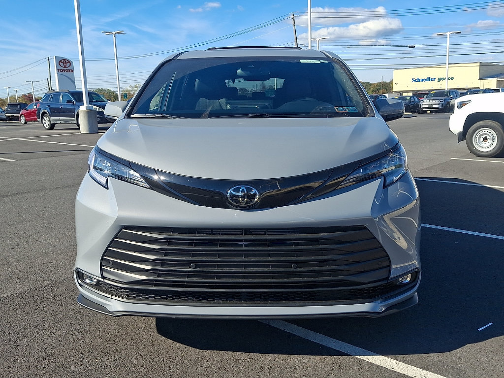 New 2026 Toyota Sienna XLE Woodland Edition AWD/4WD image 2