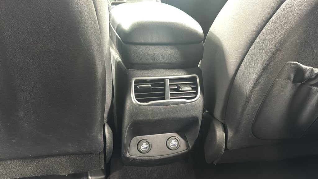 Used 2023 Hyundai Santa Fe SEL image 35