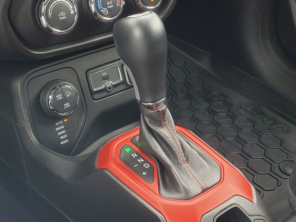 Used 2016 Jeep Renegade Trailhawk w/ Cold Weather Group image 30