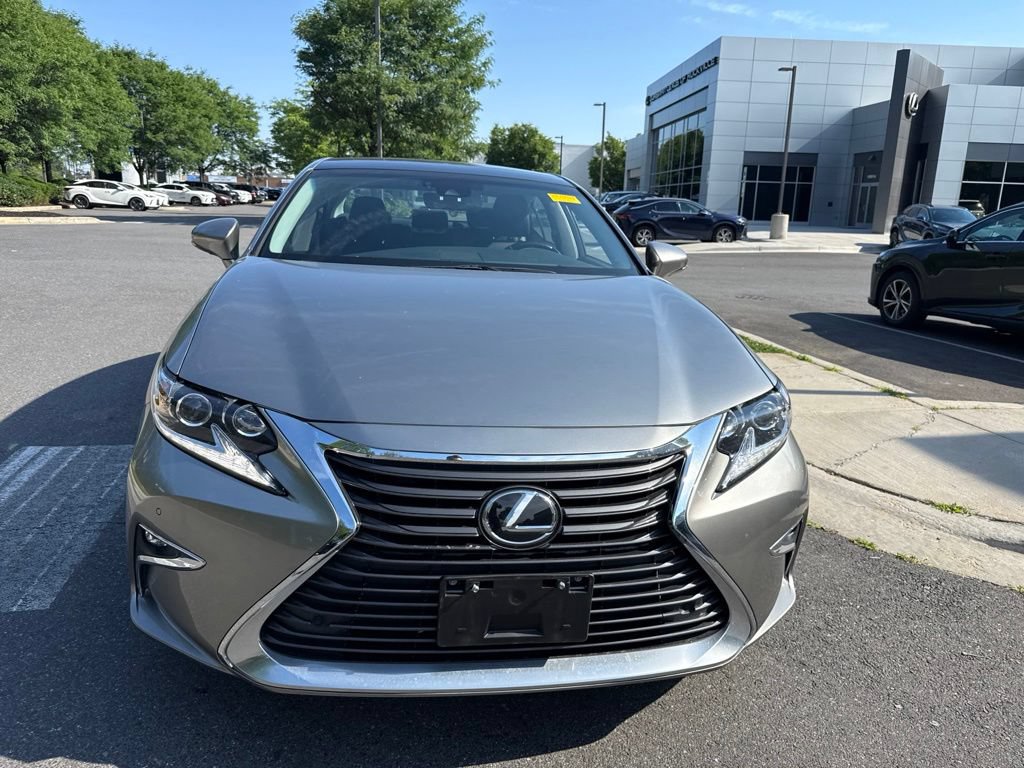 Used 2018 Lexus ES 350 w/ Luxury Package w/Wood Trim FWD image 2
