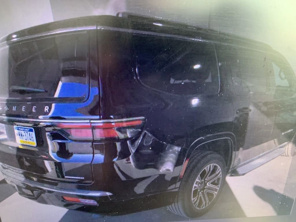 Used 2024 Jeep Wagoneer Series II image 10