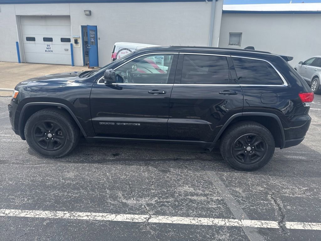 Used 2017 Jeep Grand Cherokee Laredo AWD/4WD image 6