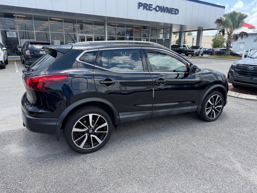 Used 2018 Nissan Rogue Sport SL w/ SL Premium Package FWD image 3